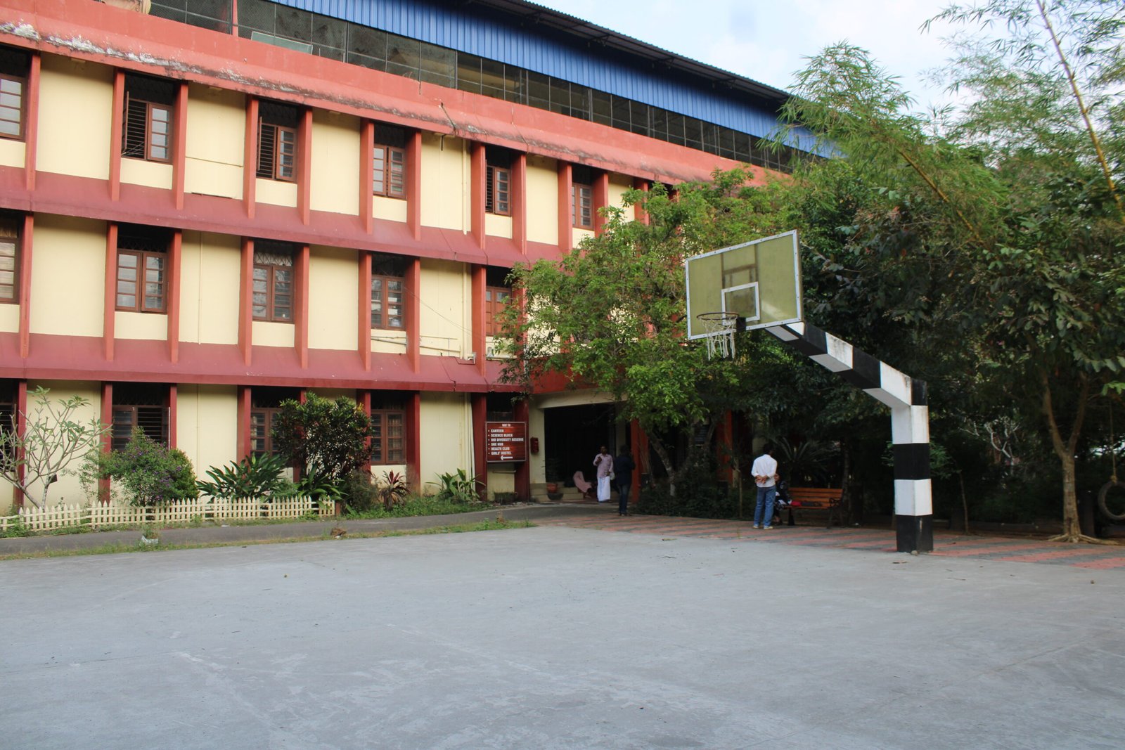 വാകമരത്തണലില്‍ ചരിത്രമാകാന്‍ കോടഞ്ചേരി കോളെജ് അലുമ്‌നി മീറ്റ്‌, kodenchery college, kodenchery government college, kodenchery government college news, kodenchery government college alumni meet, kodenchery news, kozhikode news, calicut news, calicut reporter