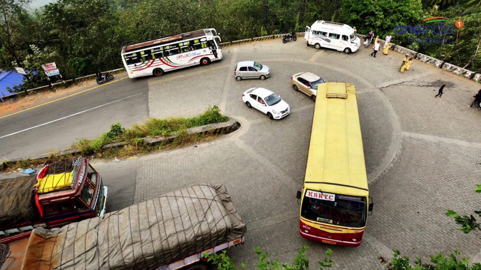 താമരശ്ശേരി ചുരത്തിലെ ഗതാഗതകുരുക്കിൽപ്പെട്ട് മരണം :  അന്വേഷണത്തിന് ഉത്തരവിട്ട്  മനുഷ്യാവകാശ കമ്മീഷൻ, calicut news, calicut varthakal, kozhikode news, kozhikode varthakal, kozhikode, calicut, breaking news, thamarassery churam