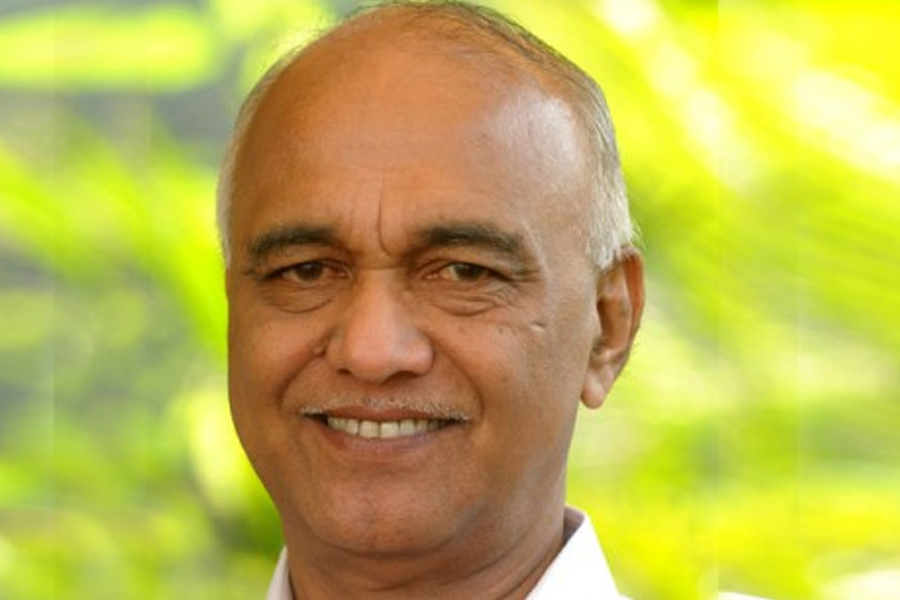 കോഴിക്കോട് സിപിഐഎം സ്ഥാനാര്‍ത്ഥി എളമരം കരീമിനെ കുറിച്ച് അറിയാം