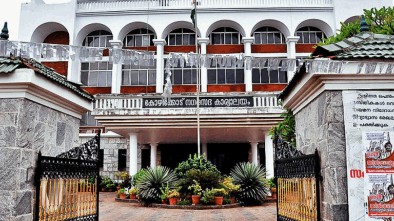 വിരമിക്കാനൊരു ദിനം അവശേഷിക്കേ കോര്‍പറേഷന്‍ ഉദ്യോഗസ്ഥനെതിരെ റെയ്ഡ്