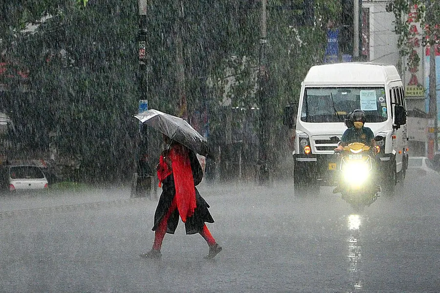 ന്യൂനമര്‍ദ്ദ സാധ്യത: നാളെ കോഴിക്കോട് യെല്ലോ അലര്‍ട്ട്