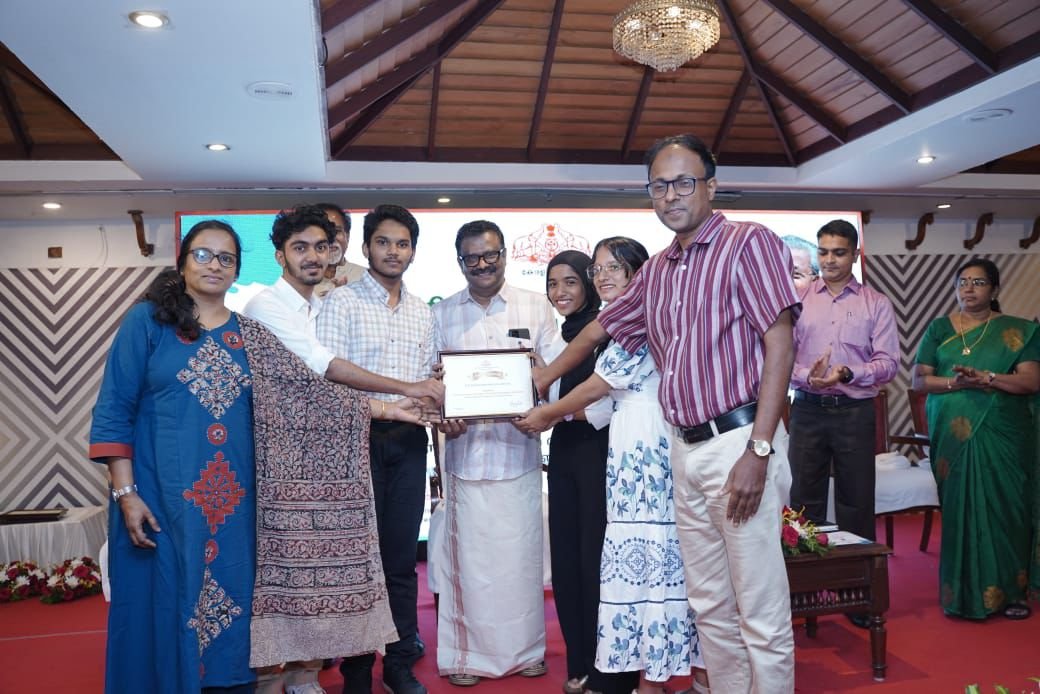 സംസ്ഥാന ഭൂമിത്രസേന ക്ലബ് അവാർഡ്  റഹ്മാനിയ ഹയർ സെക്കന്ററി സ്കൂളിന്