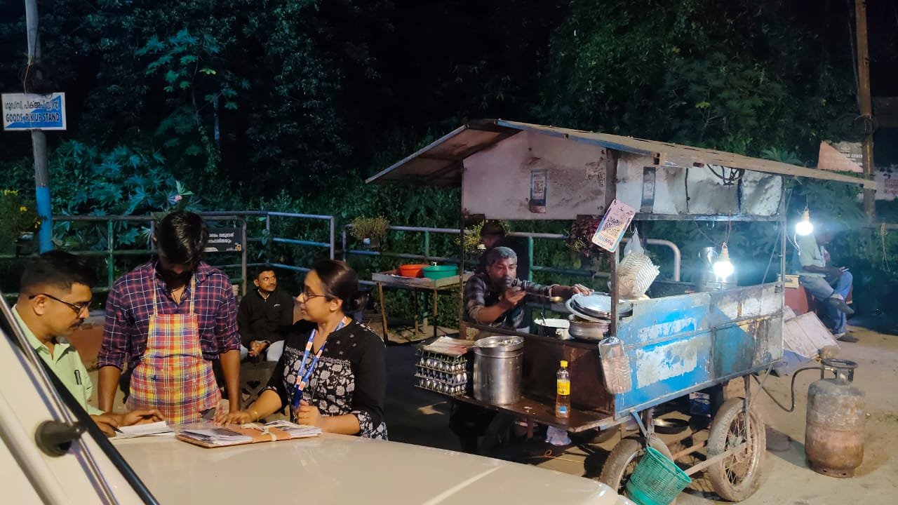 മഴക്കാല ഭക്ഷ്യ സുരക്ഷ പരിശോധന: 80 കടകളുടെ പ്രവര്‍ത്തനം നിര്‍ത്തിച്ചു, kozhikode news, calicut news, kozhikode food, kozhikode eateries, kozhikode rahmath, kozhikode sagar, kozhikode food items