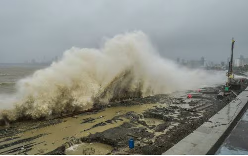 ചോമ്പാല മുതൽ രാമനാട്ടുകര വരെ ഉയർന്ന തിരമാല ജാഗ്രതാ നിർദേശം, kozhikode psc coaching, silver leaf psc academy, psc exam, psc coaching center near puthiyastand, psc coaching center near ksrtc, silver leaf, silver psc academy, best psc coaching center kozhikode, best psc coaching center calicut