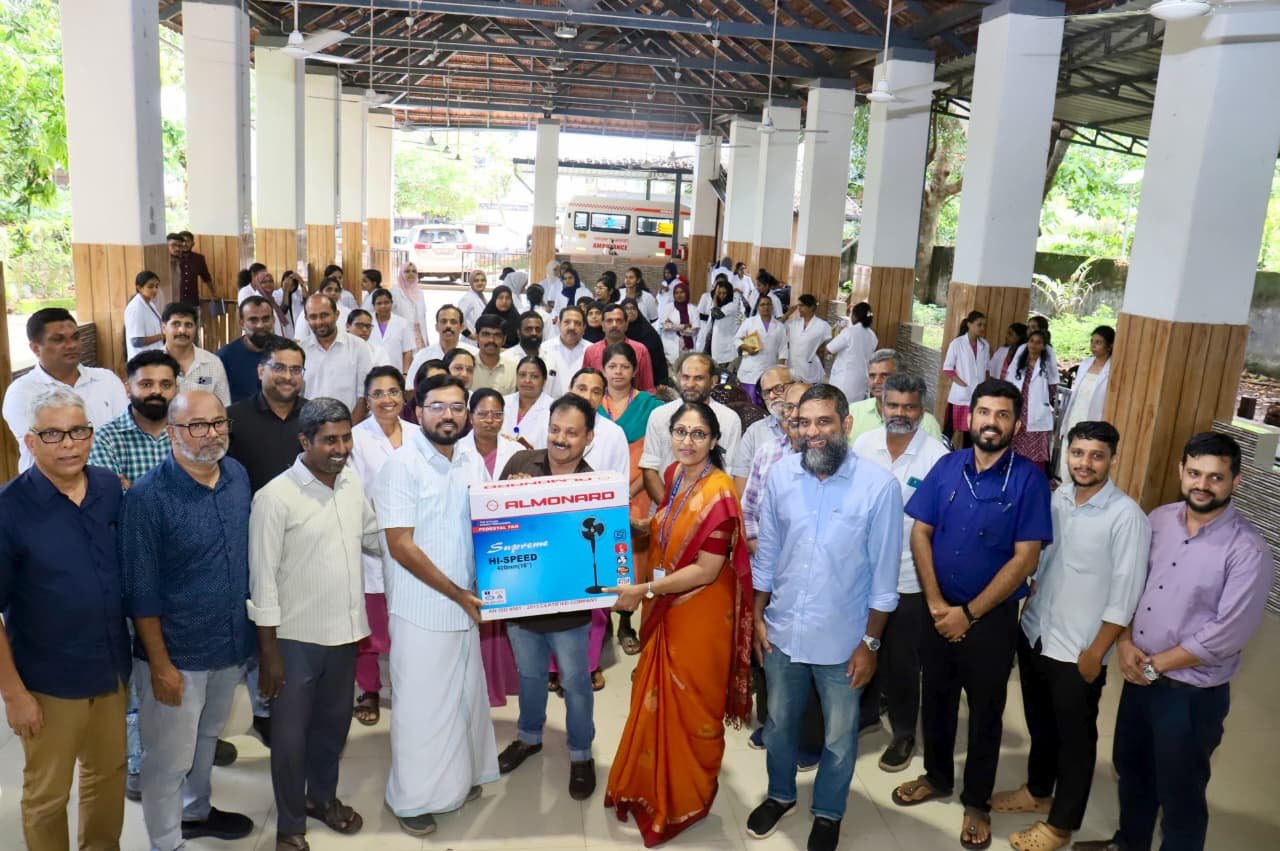 ഹെല്പിങ് ഹാൻഡ്‌സ് ചാരിറ്റബിൾ ട്രസ്റ്റ്‌ കുതിരവട്ടം മാനസിക ആരോഗ്യ കേന്ദ്രത്തിൽ ഉപകരണ വിതരണം നടത്തി